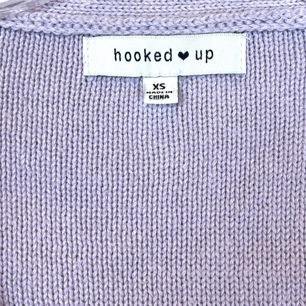 Hooked Up by IOT Macy’s Lilac Purple Floral Short Sleeve Knit Cardigan size XS - Picture 3 of 4